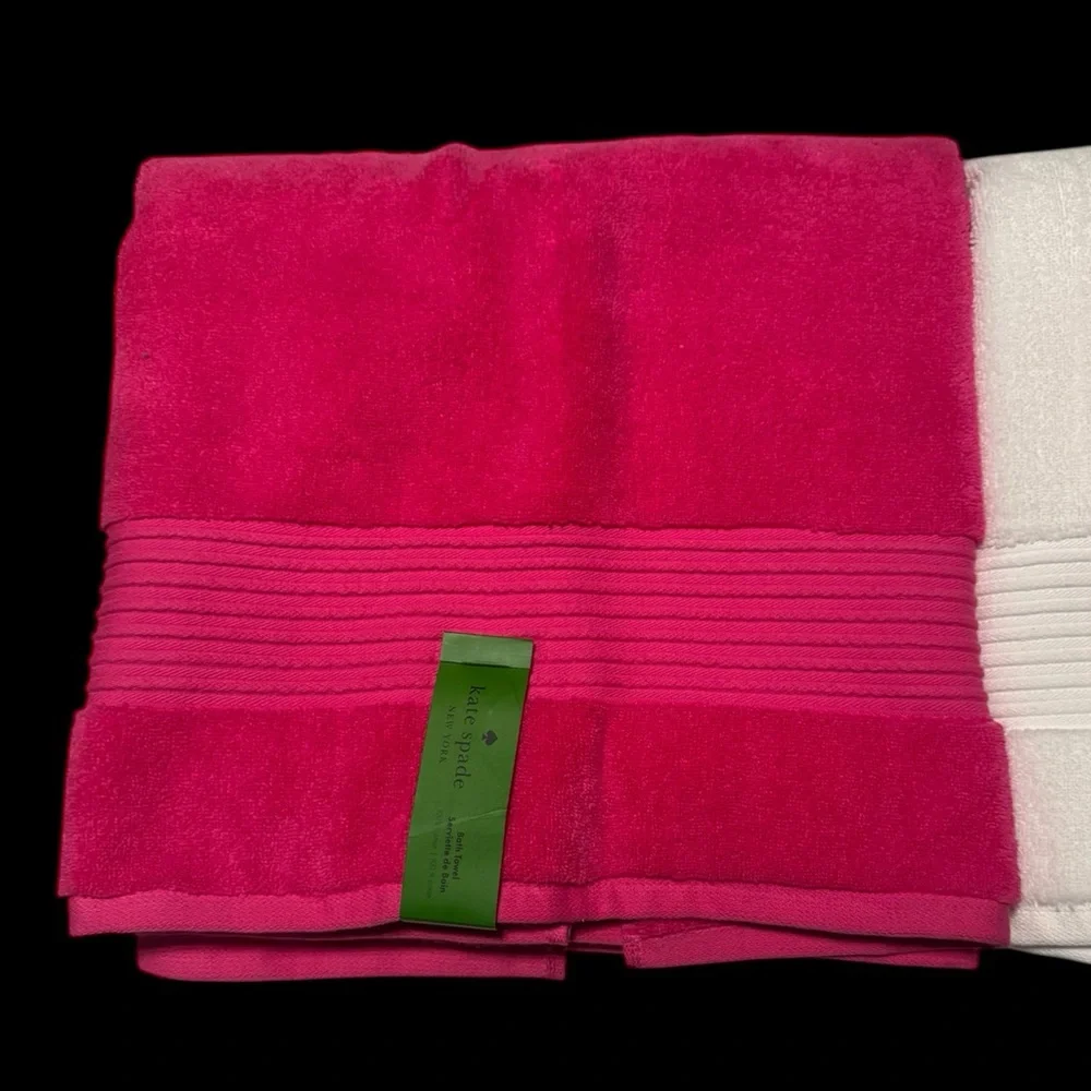 Kate Spade Red Heart Shower Curtain Towel and Wash Cloth set, new